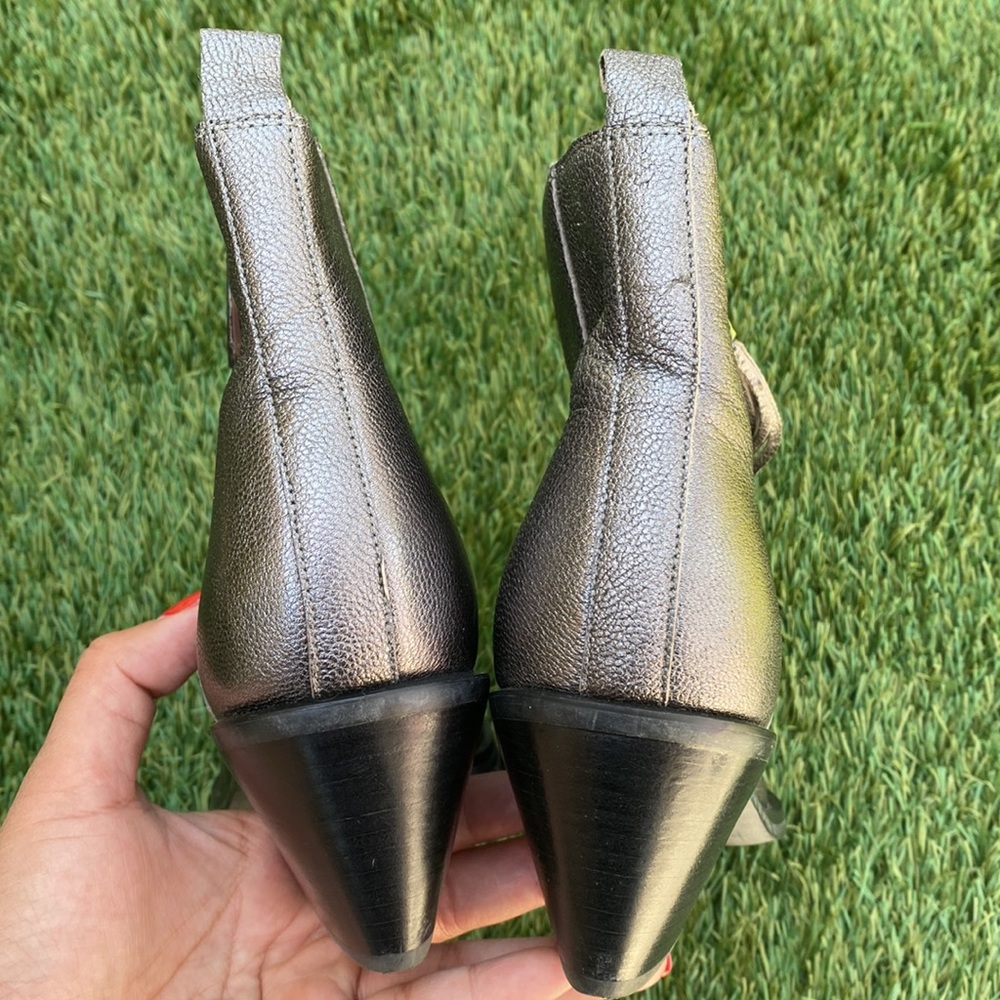Guess “Talza” Pewter Fringe Zipper Booties - Picture 6 of 10